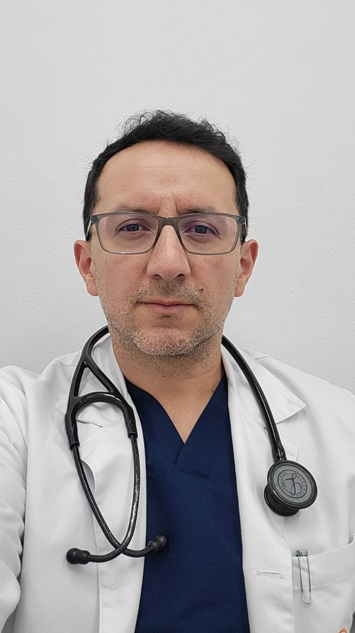 Dr. Fabián Andrés Rosas Romero